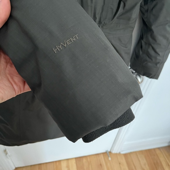 North Face Winter Coat - Picture 5 of 5